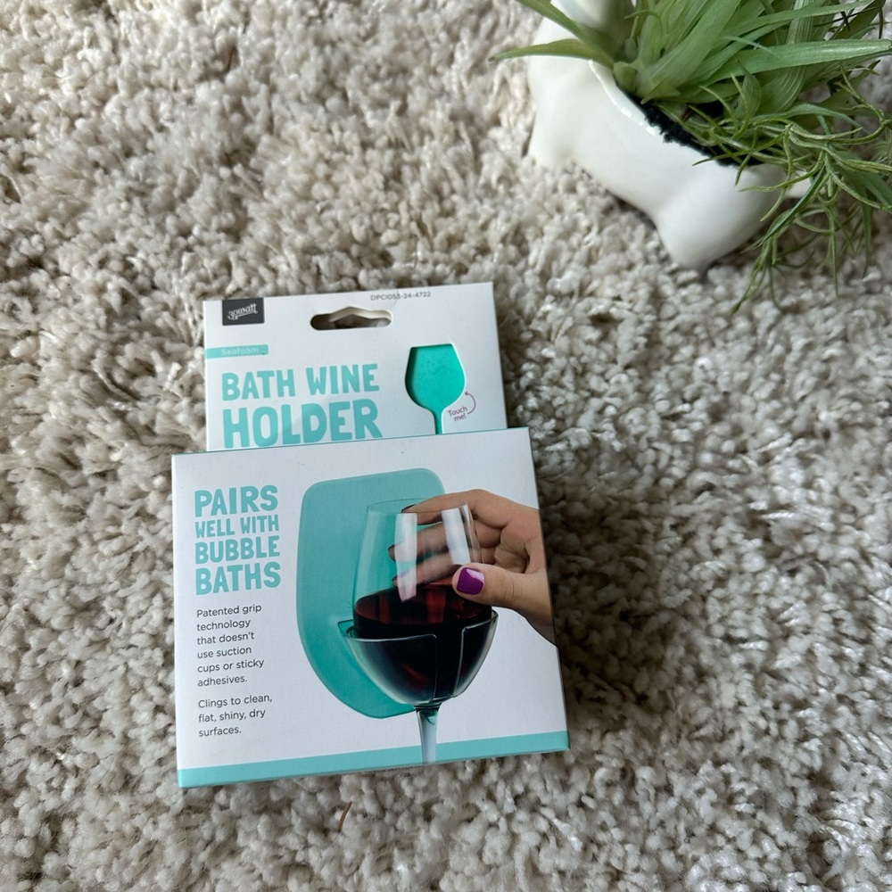 Brand new bathtub, shower wine holder gift presents set. Attachable drin…